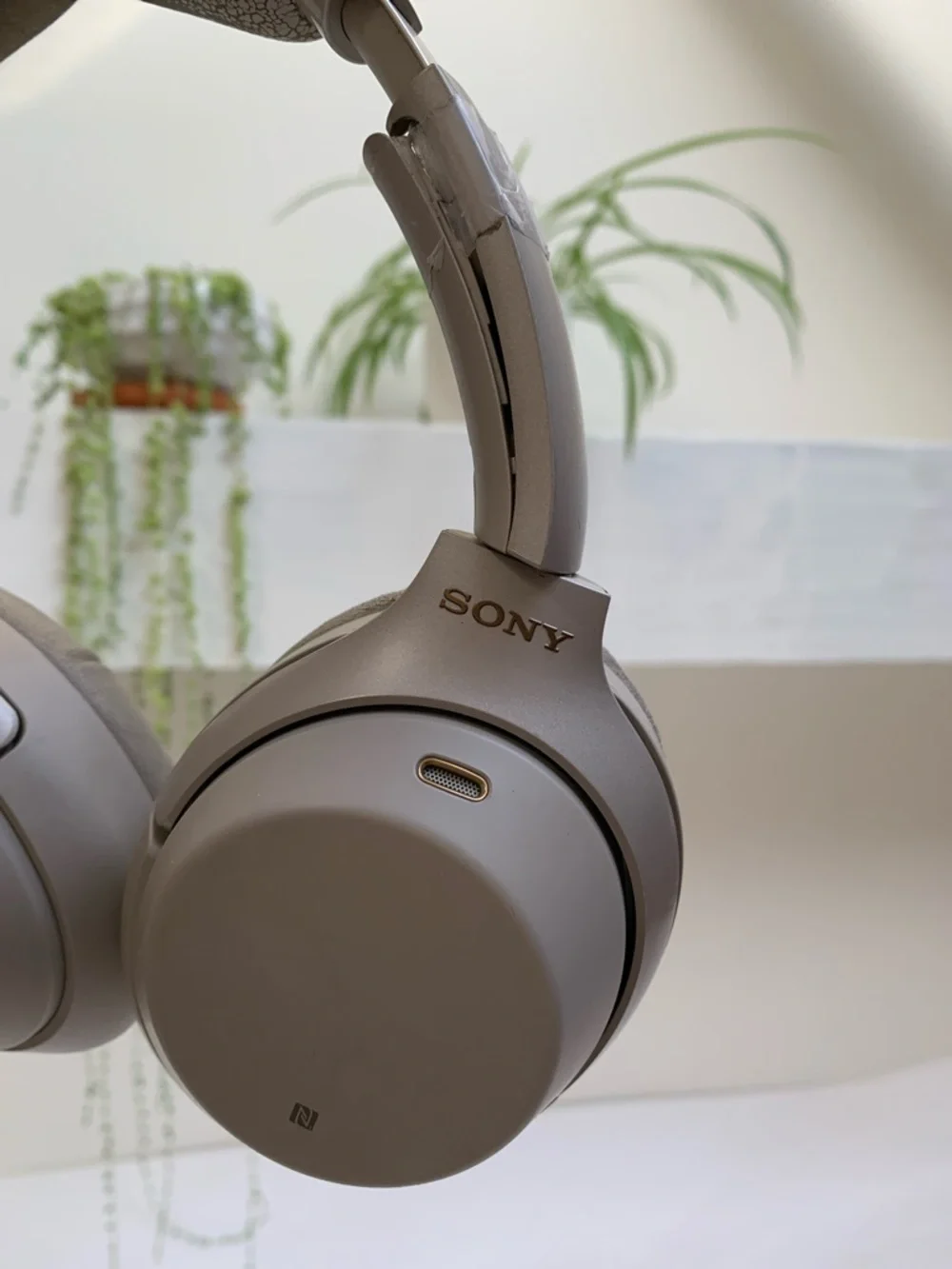 For Parts Sony WH-1000X M3 Wireless Over-Ear Headphones in Beige - Working